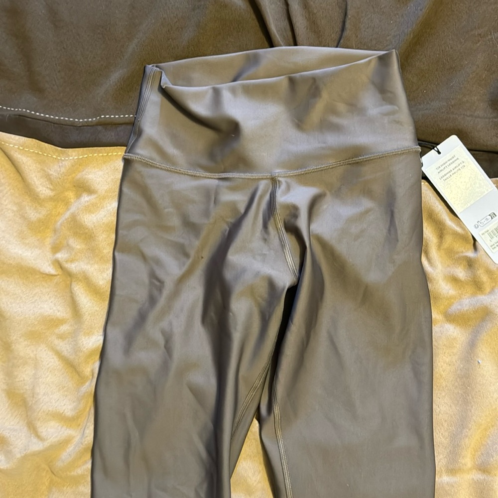 New with tag alo airlift legging